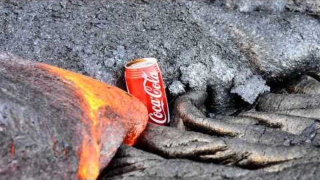 Лава унищожава кутийка Coca Cola в едно изумително видео