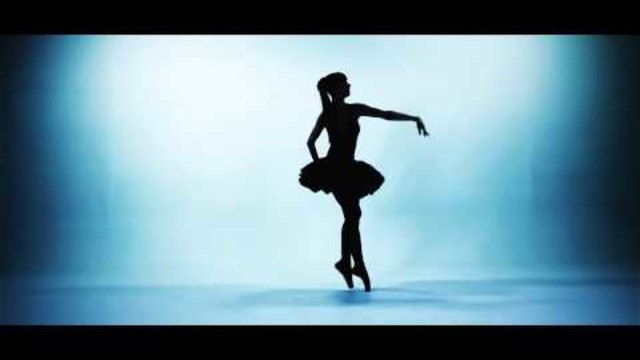 Μιχάλης Χατζηγιάννης - Τρεις Ζωές | Mixalis Xatzigiannis - Treis zwes - Official Video Clip