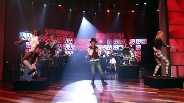 Pharrell Performs 'Come Get It Bae'