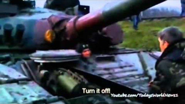 Лада преследва танк в Словенск (видео)