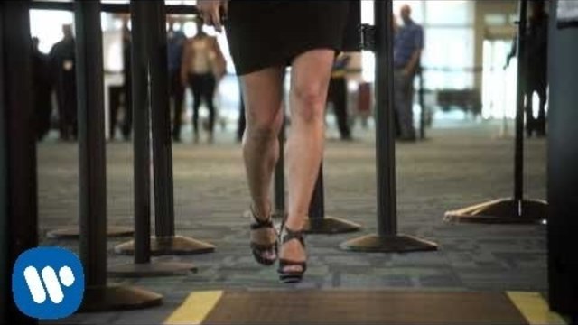 Sean Paul - She Doesn't Mind [Official Music Video]