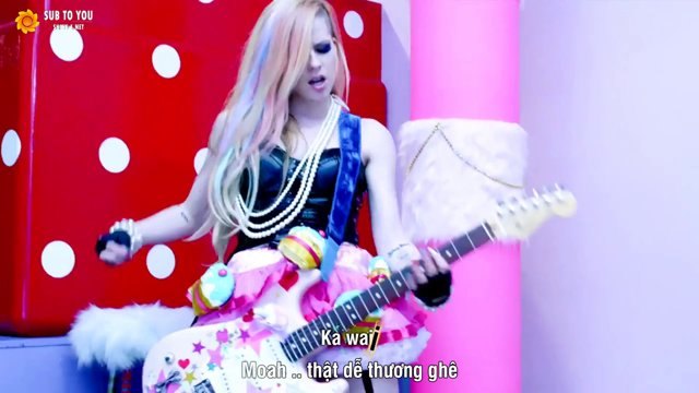 Avril Lavigne-Hello Kitty