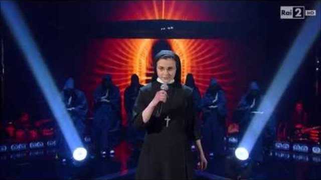 The Voice IT | Serie 2 | Live 1 | Suor Cristina Scuccia canta &quot;What a feeling&quot;
