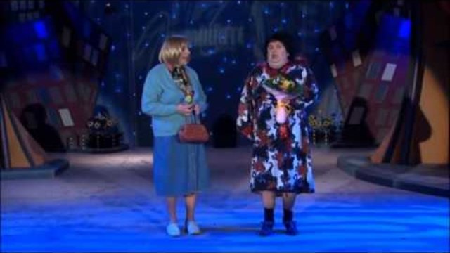 Двете съседки в Комиците