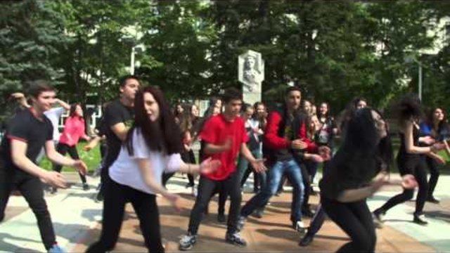 Враца също заби парче в конкурса на youtube - Happy (We are from Vratsa, Bulgaria) Flash Mob Dance for Europe Day Celebrations