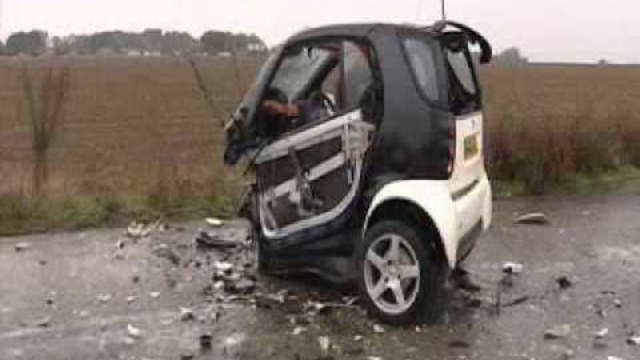 SMART car crash  /Тест за сигугност/