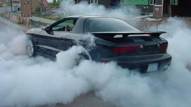 Top 5 Burnout Fails Compilation [ Destroying Cars ] - 2014    /Варянти да си потрошиш сам колата, като ти омръзне / :)