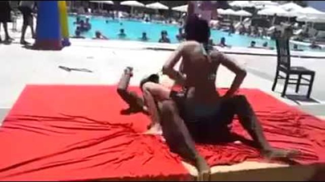 Спукай балона - смях :)