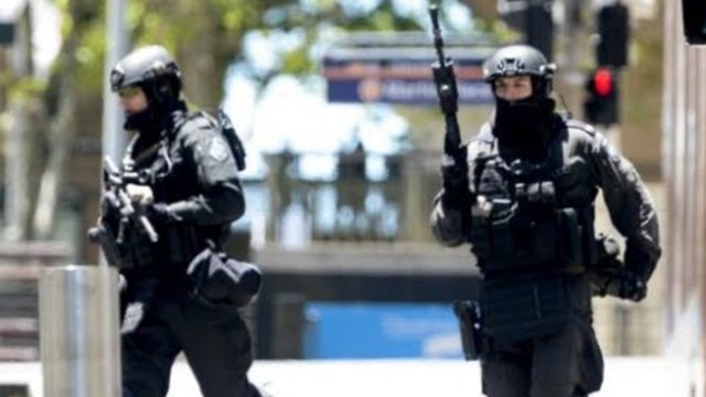 Похитител в Сидни взе заложници и заплаши с бомба:ВИДЕО(15.12.2014) Sydney Hostage