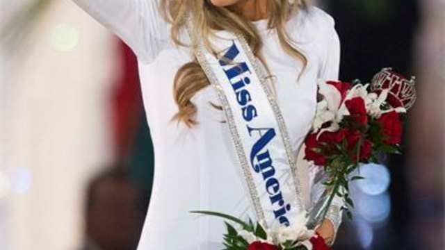 Мис Америка е рускиня (видео) Miss U.S.A. Really Live / Kira Kazantsev Miss America 2015