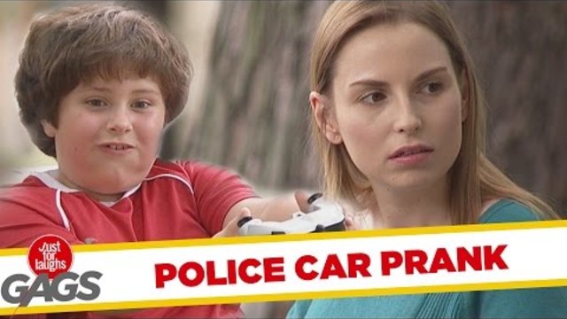 Дете си прави шега с истинска полицейска кола - скрита камера