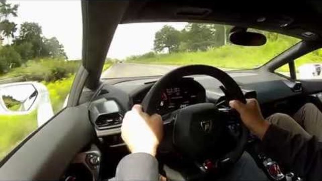 329 km/h in a Lamborghini Huracan - Sounds