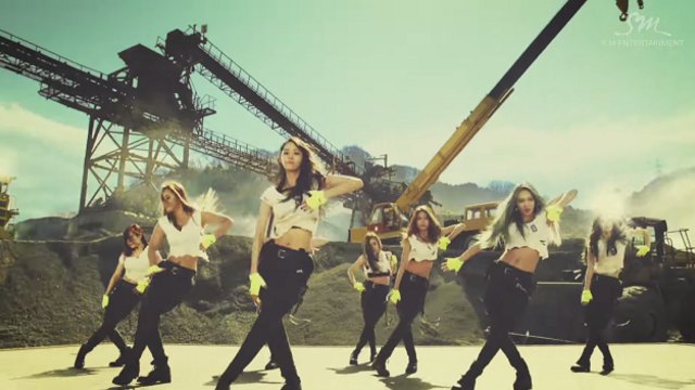 GIRLS&#39; GENERATION - Catch Me If You Can - Music Video (Korean ver.)