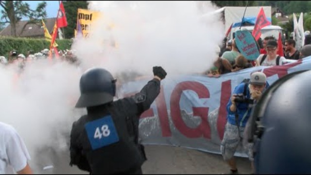 RAW: Clashes of riot police and anti-G7 protesters in Garmisch-Partenkirchen, Germany