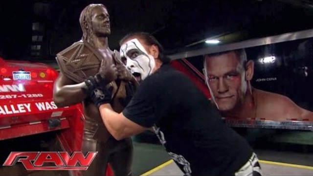 Sting destroys Seth Rollins statue: Raw, September 7, 2015