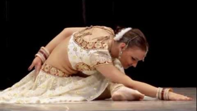 Bollywood dance O Re Piya from Aaja Nachle by Maria Sorokina