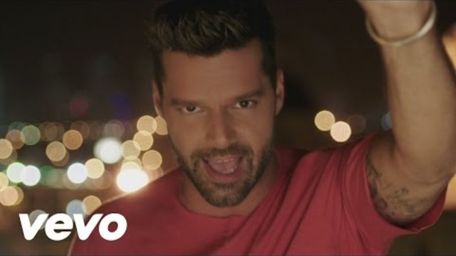Ricky Martin - La Mordidita (Official Video) ft. Yotuel