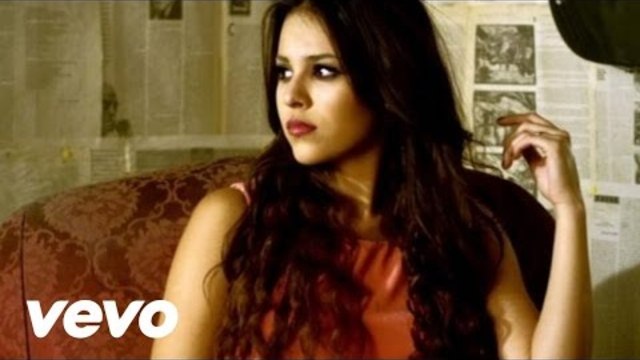 Danna Paola - No Es Cierto ft. Noel Schajris