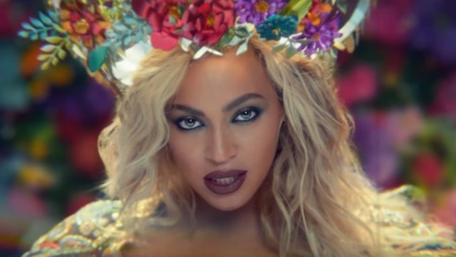 Coldplay ft Beyonce  - Hymn For The Weekend (Official video)
