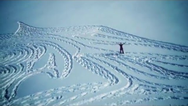 Невероятна снежна рисунка - Игра на тронове : Зимата идва ! Amazing Game of Thrones Snow Art [720p HD]