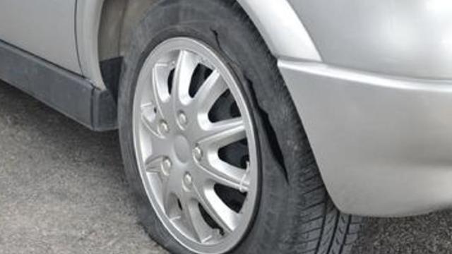 Какъв ужас! Десетки коли във Враца осъмнаха с нарязани гуми