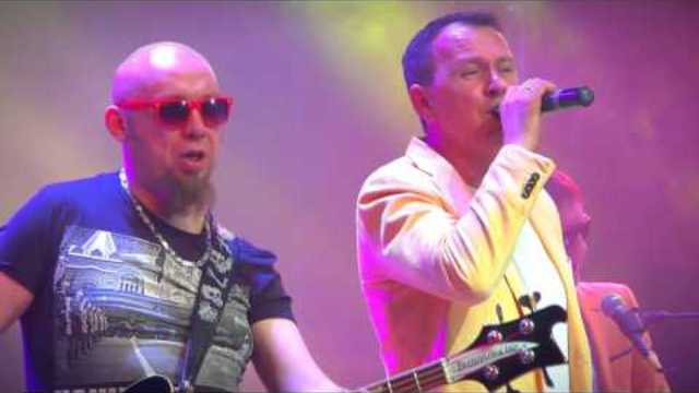 СБОРНАЯ СОЮЗА  -  А ТАМ НА НЕБЕ