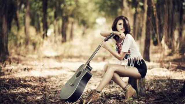 ИГОРЬ АШУРОВ   -   СТРАННАЯ