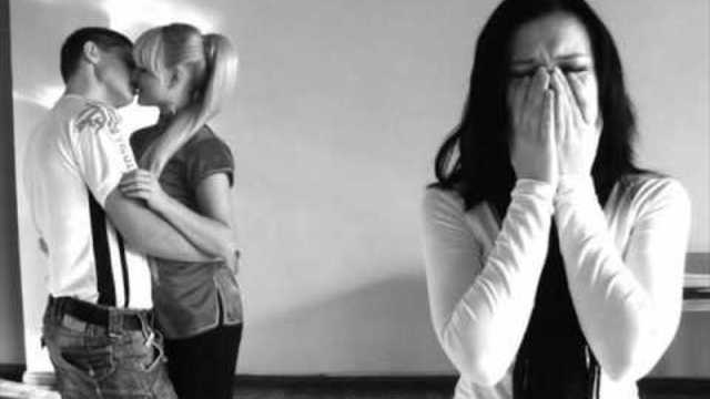 ИГОРЬ АШУРОВ   -   ТЕБЯ ОН НЕ ЛЮБИТ