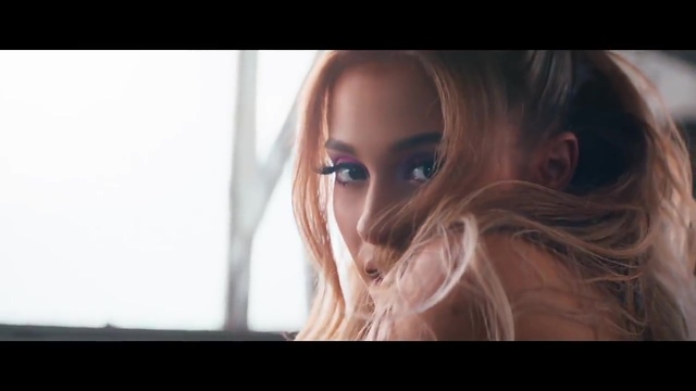 Премиера / Ariana Grande - Side to Side ft. Nicki Minaj (Official Music Video)