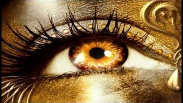 "АХ, ЭТИ ЖЕНСКИЕ ГЛАЗА..."