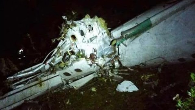 Самолетна катастрофа с футболисти! Спасителни екипи търсят оцелели на мястото на катастрофата край Меделин