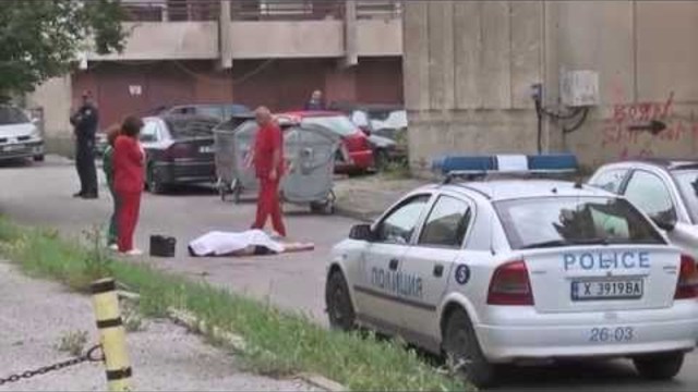 Млад мъж скочи от 8-мия етаж на жилищен блок в Хасково