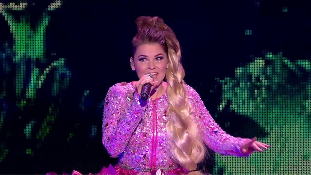 She’s in Wonderland! Saara belts out Bjork’s Oh So Quiet! - The Final Results - The X Factor UK 2016