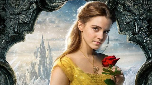 Ема Уотсън е Бел в " Красавицата и Звяра " плакат (2017) Emma Watson as Belle - Beauty and the Beast character poster , motion