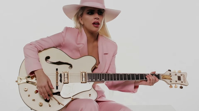 Премиера / Lady Gaga - John Wayne _ 2017 Official Music Video