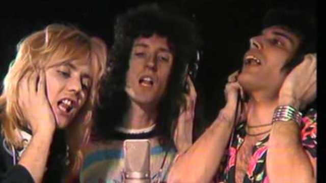 Queen - Somebody To Love (Official Video)