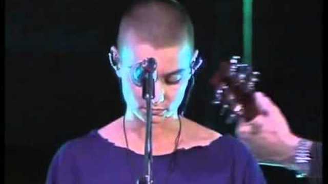 Roger Waters & Sinead O'Connor - Mother.flv