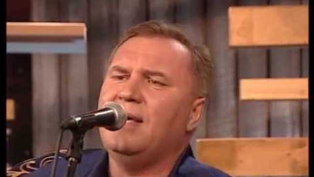 Валерий Власов  -  "Голуби целуются на крыше"