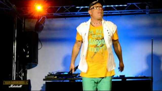 Валерий Палаускас  -   ЛЮБОВЬ ЦАРИЦА