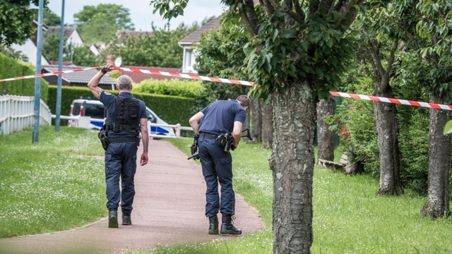 Осем ранени при стрелба край джамия във Франция