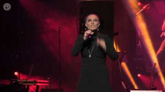 Елена Ваенга. БКЗ Октябрьский 07.07.2017 -1 част