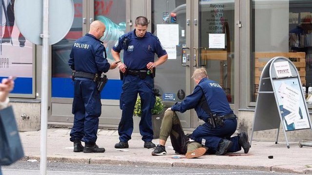Нападателят от Финландия е 18-годишен мароканец (видео)