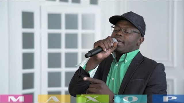 Ярослав Сумишевский и Леопольд Тчапе - "Ой,мороз,мороз" (М.Уварова). Сольно - "If only you" ( Дэнни Сауседо).