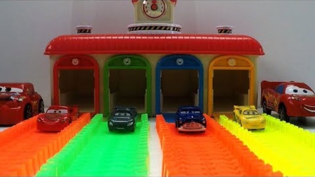220 Piece Rainbow Track Set Disney Cars 3 Mack Truck Garage Disney Cars Mcqueen Tomica