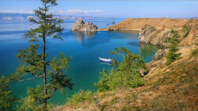 Гляжу в озёра синие