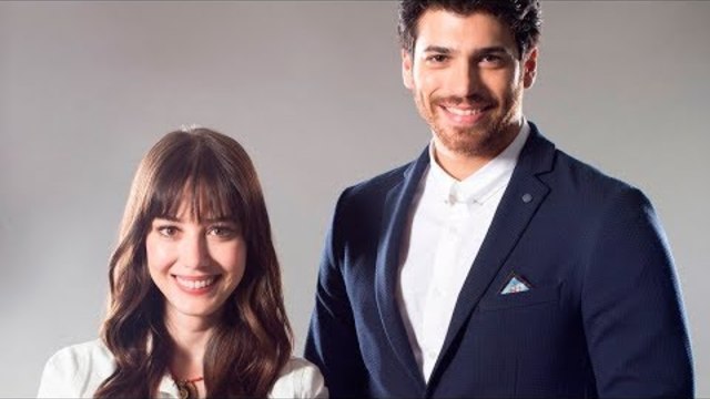 Озге Гюрель ищет себя. Турецкий сериал Полнолуние.