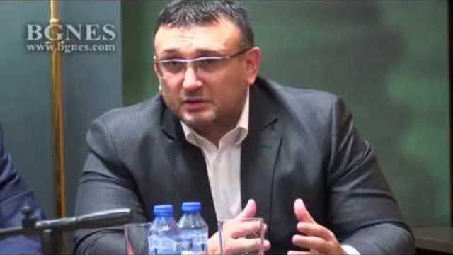 Младен Маринов: Не разглеждам коледния бонус като търговска сделка