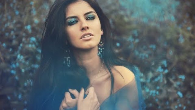 Даниил Якубович  -  Живёт одна девочка