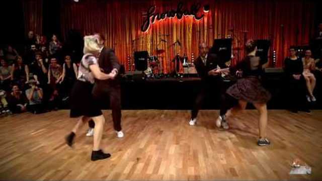 Группа АЖУР ТУЖУР  -  Стану черной кошкой