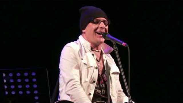 Валерий Палаускас  -  БУКЕТ АЛЫХ РОЗ